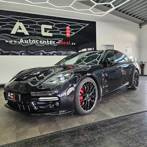 Porsche Panamera view 11