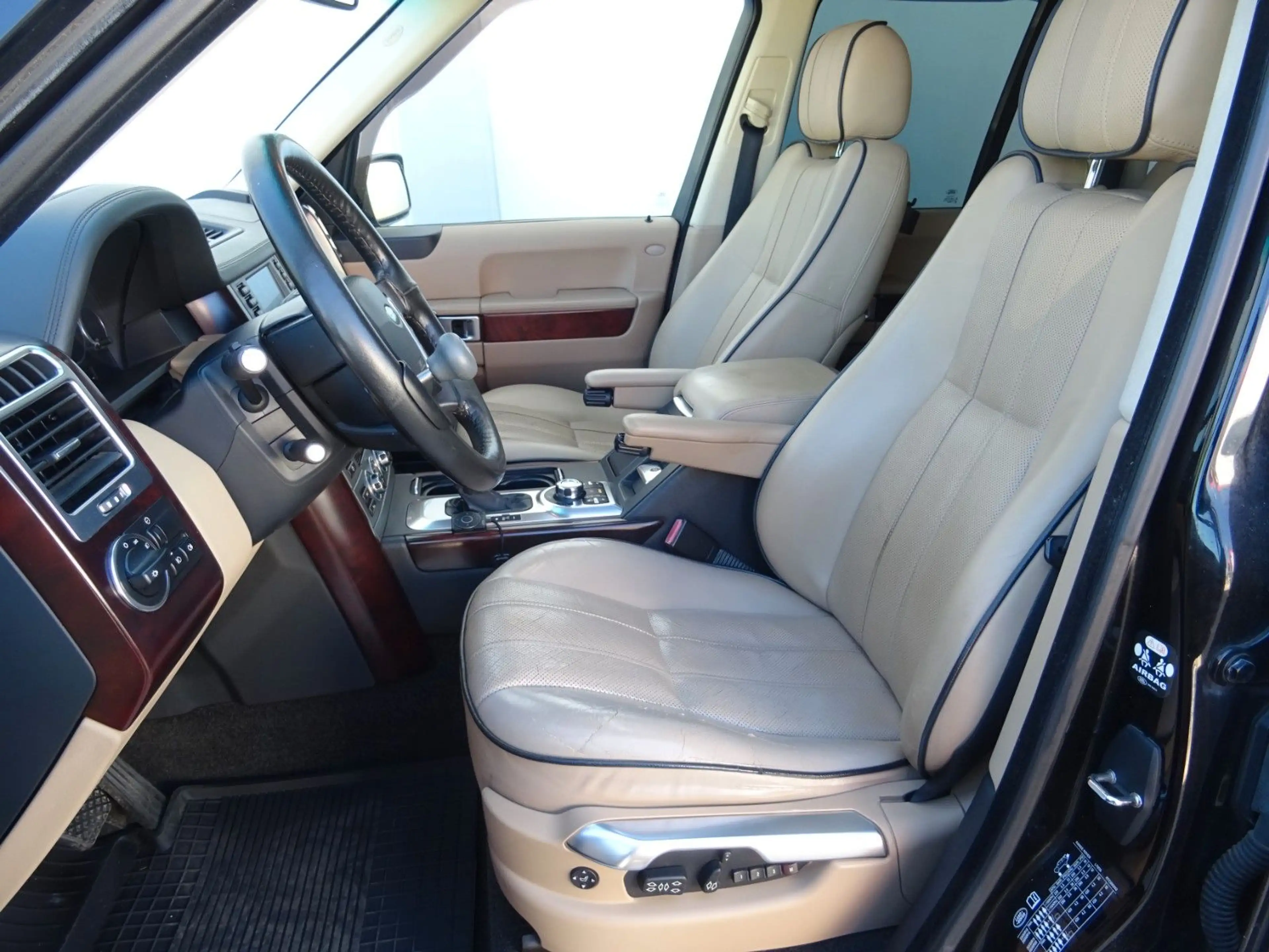 Land Rover Range Rover V8 TD Vogue — photo 14