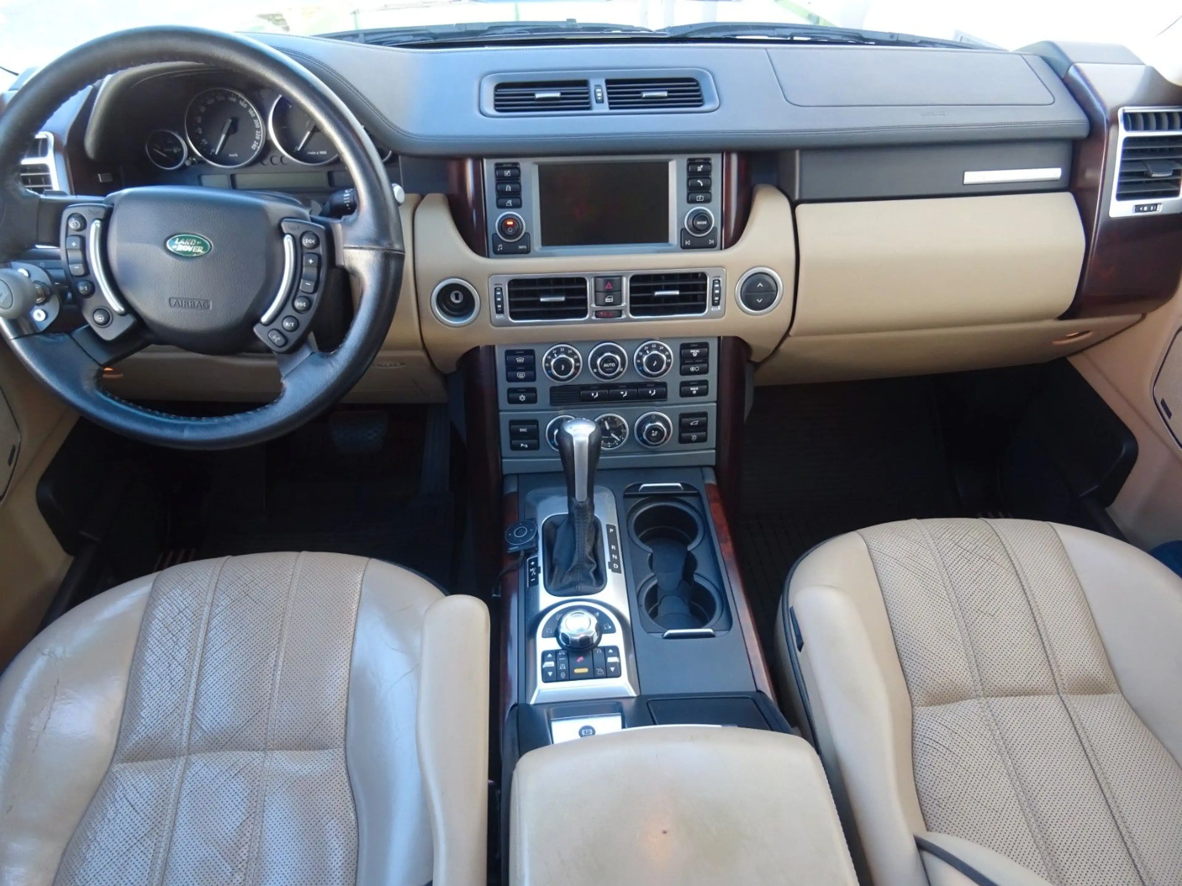 Land Rover Range Rover V8 TD Vogue — photo 15