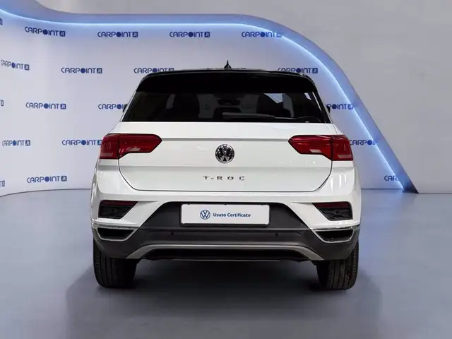 Volkswagen T-Roc view 5