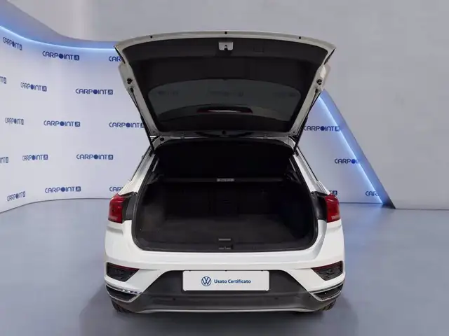 Volkswagen T-Roc view 18