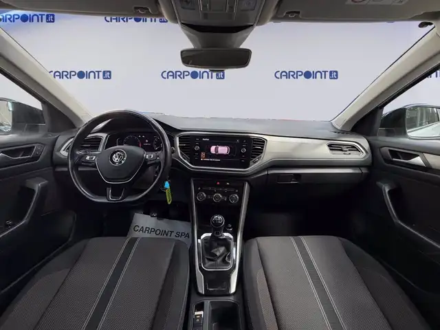 Volkswagen T-Roc view 11