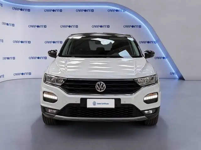Volkswagen T-Roc view 9