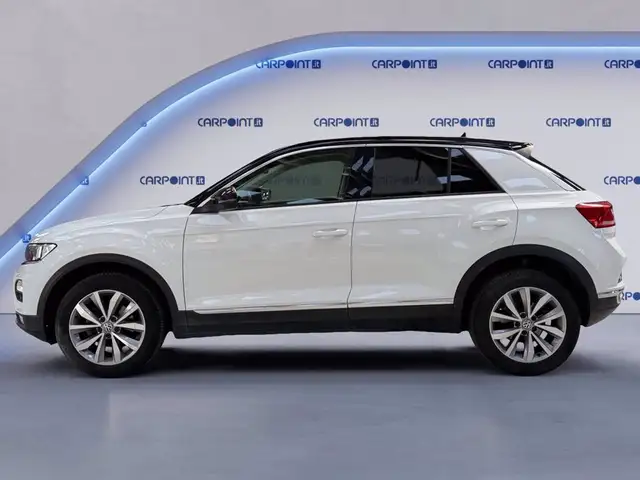 Volkswagen T-Roc view 3