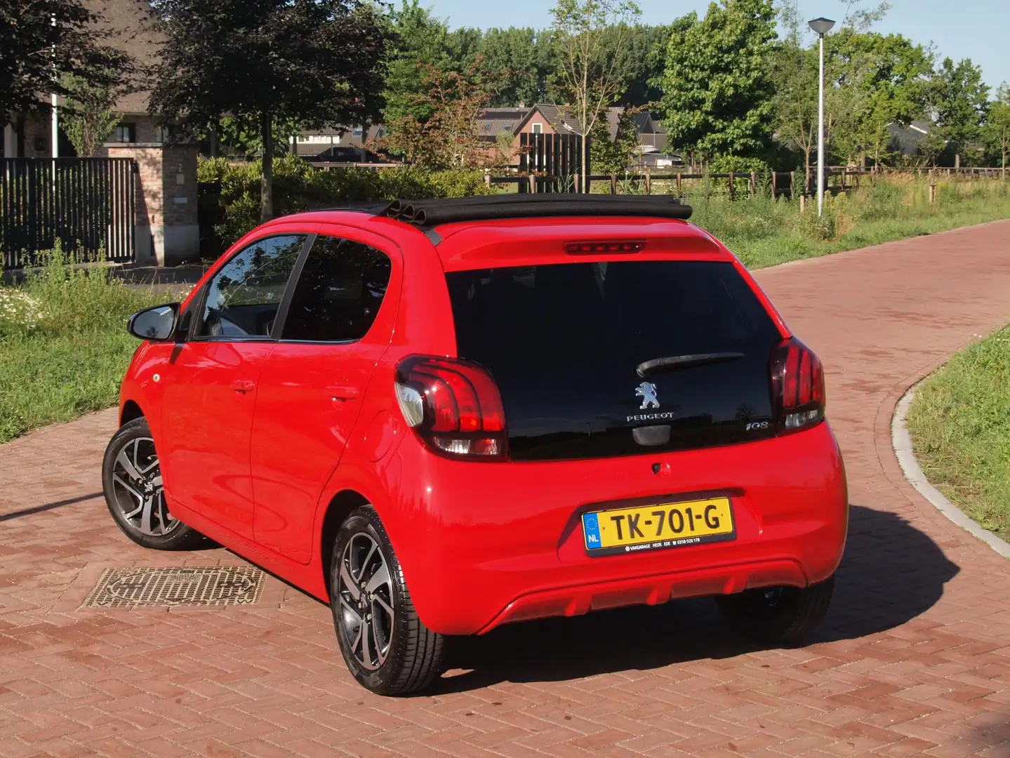 Peugeot 108 1.0 e-VTi Allure TOP! | Schuifdak | Camera | DAB | Rood - 2