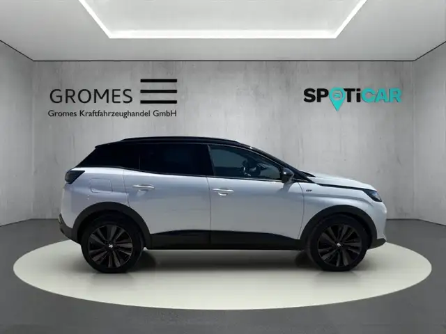 Peugeot 3008 view 2
