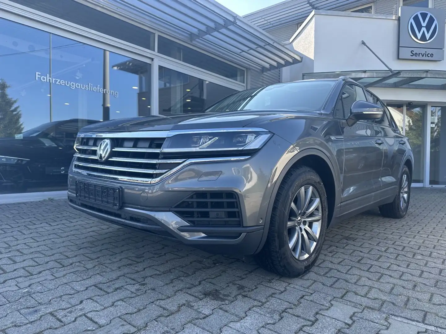 Volkswagen Touareg 3.0TDI 4-MOTION*LED*LUFTFED*AHK*KAMERA Grau - 1