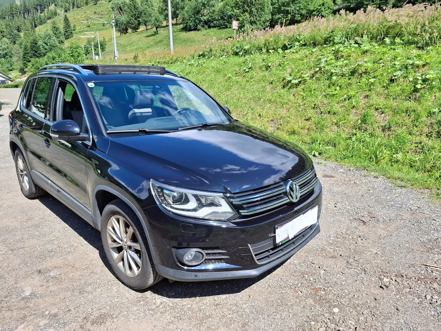 Volkswagen Tiguan Tiguan 1,4 TSI Cool BMT Cool Schwarz - 2