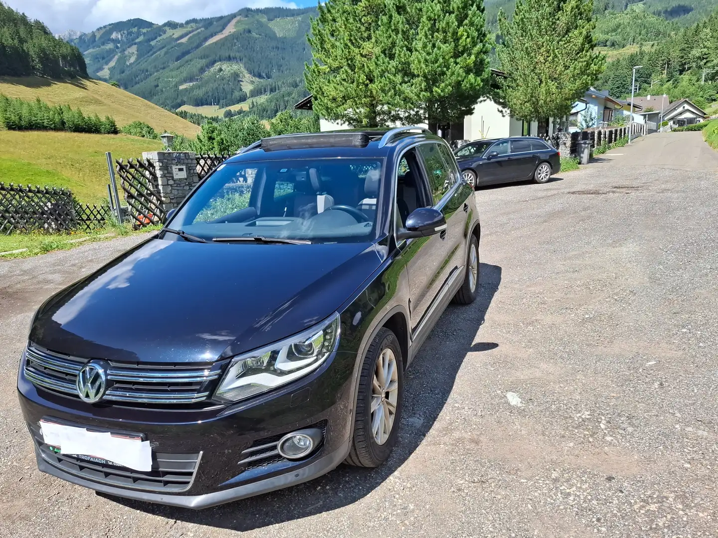 Volkswagen Tiguan Tiguan 1,4 TSI Cool BMT Cool Schwarz - 1