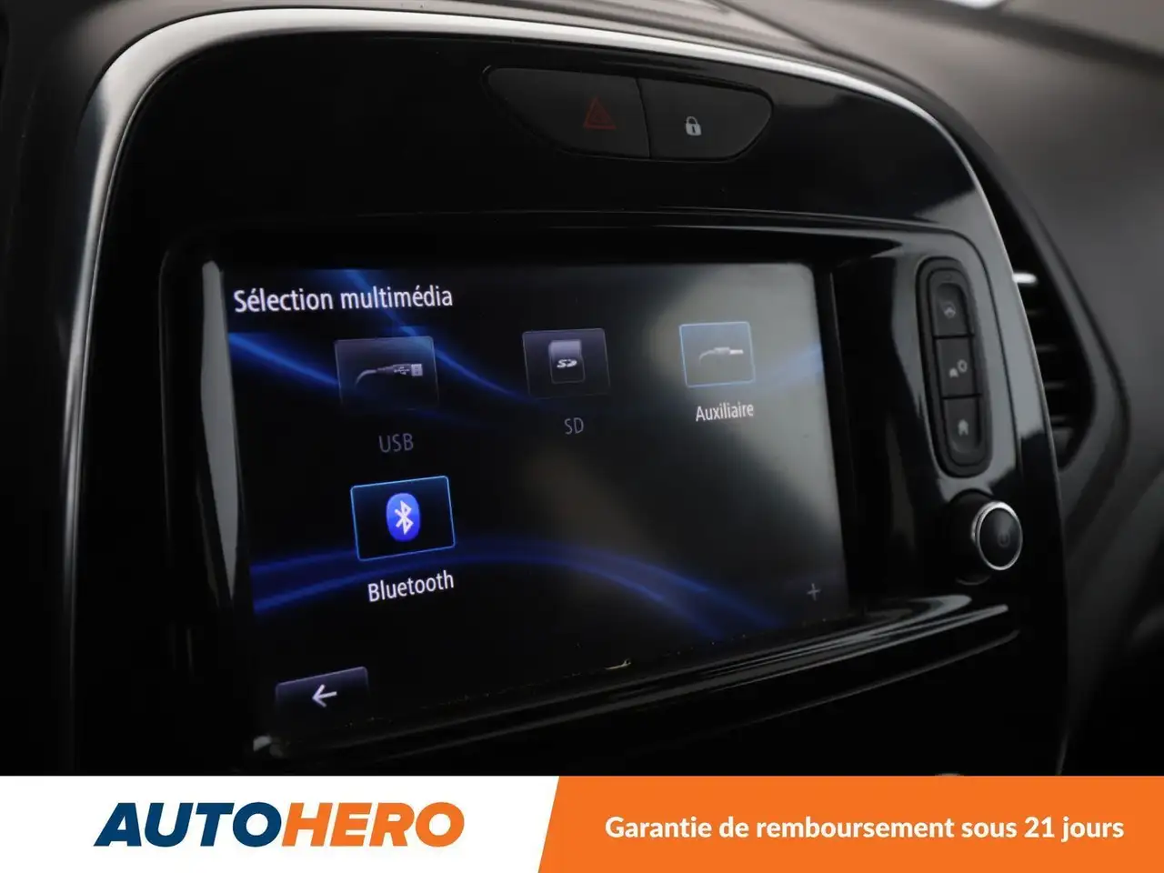 Renault Captur — photo 26