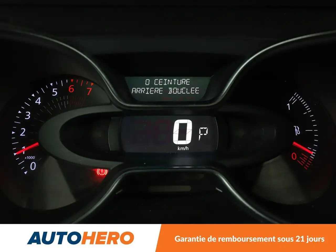 Renault Captur — photo 23