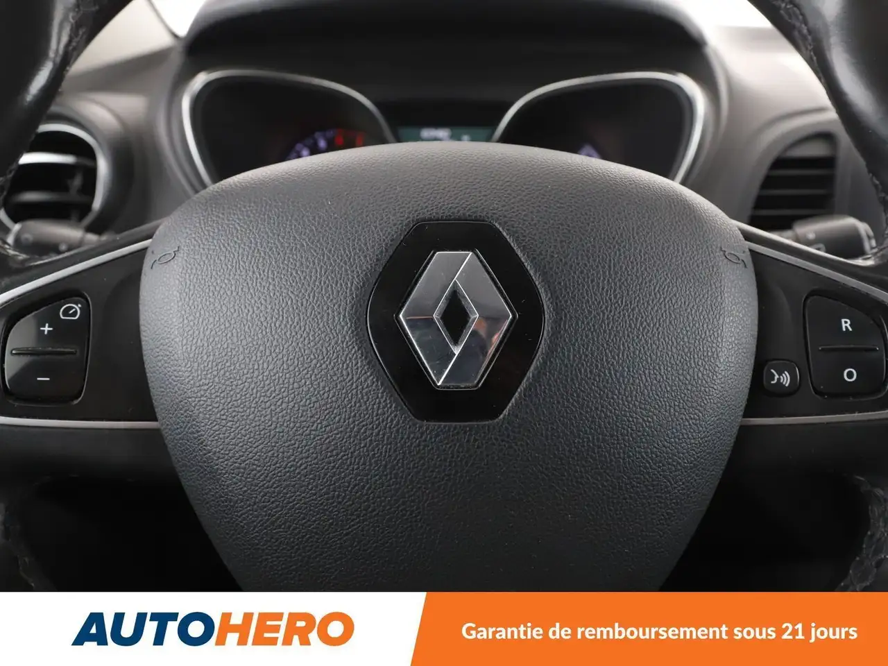 Renault Captur — photo 19