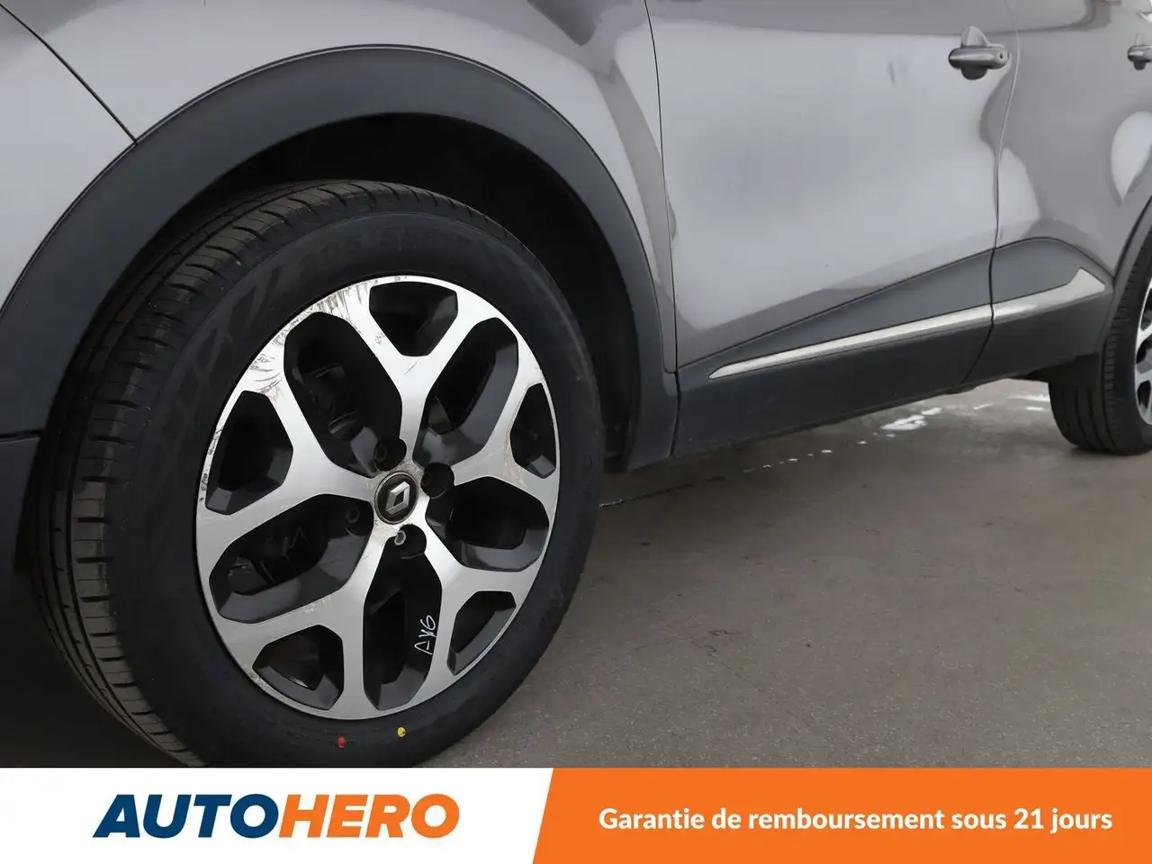 Renault Captur — photo 34