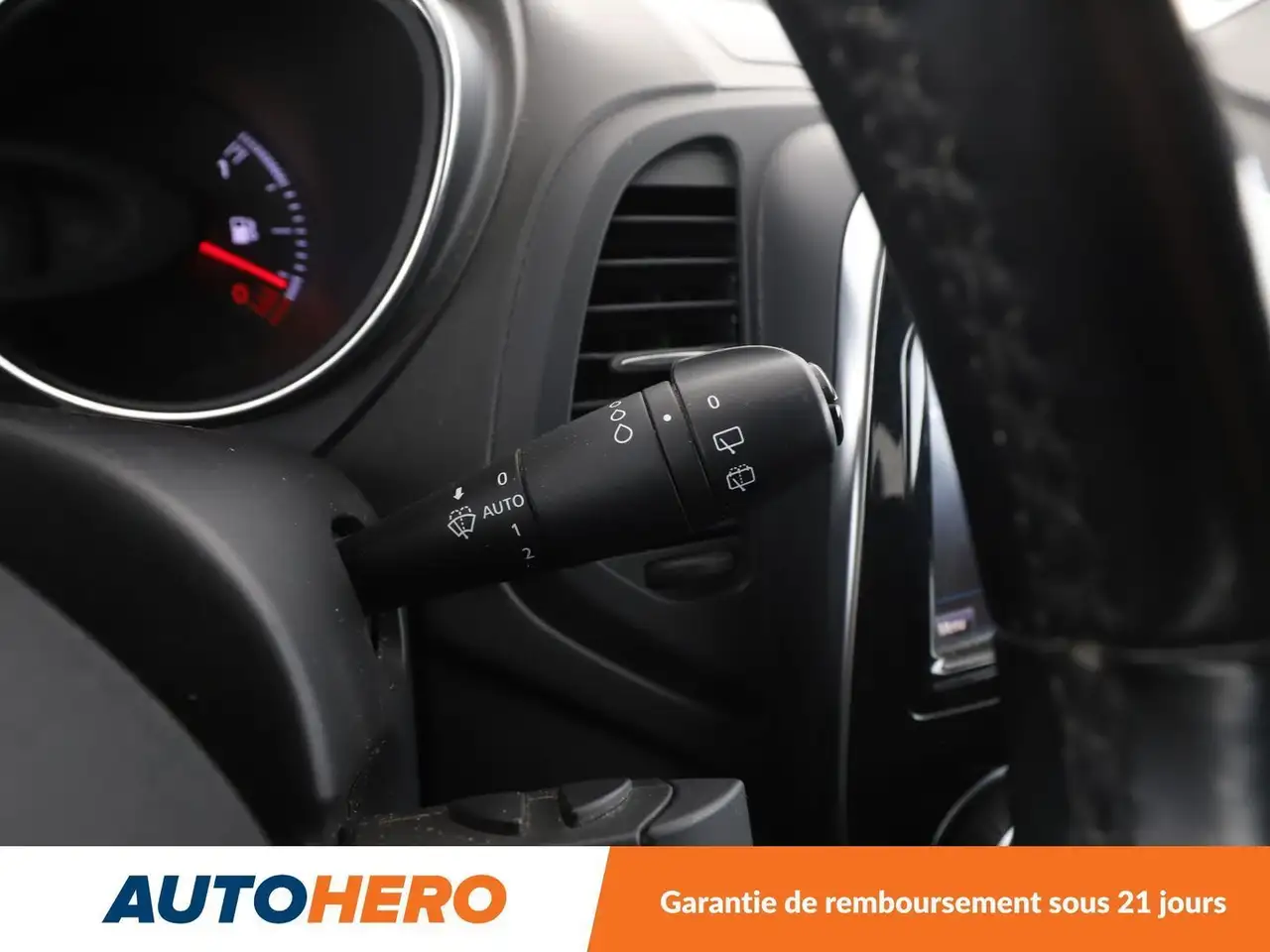 Renault Captur — photo 21