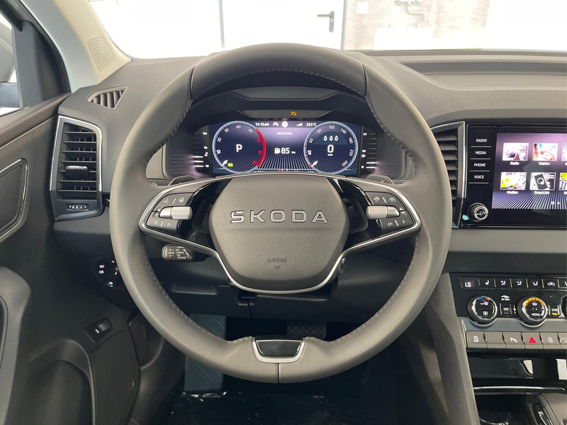 Skoda Karoq Selection 2.0 TDI DSG 4x4 AHK+Navi+ACC+Cam+Wint... — photo 8