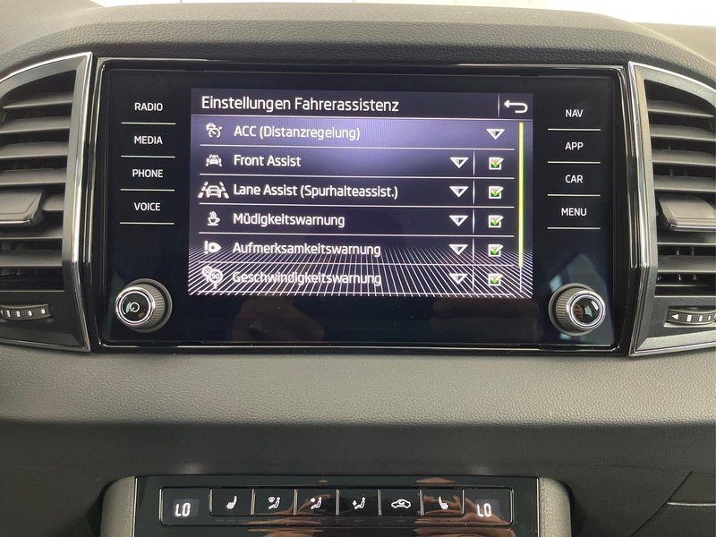 Skoda Karoq Selection 2.0 TDI DSG 4x4 AHK+Navi+ACC+Cam+Wint... — photo 10