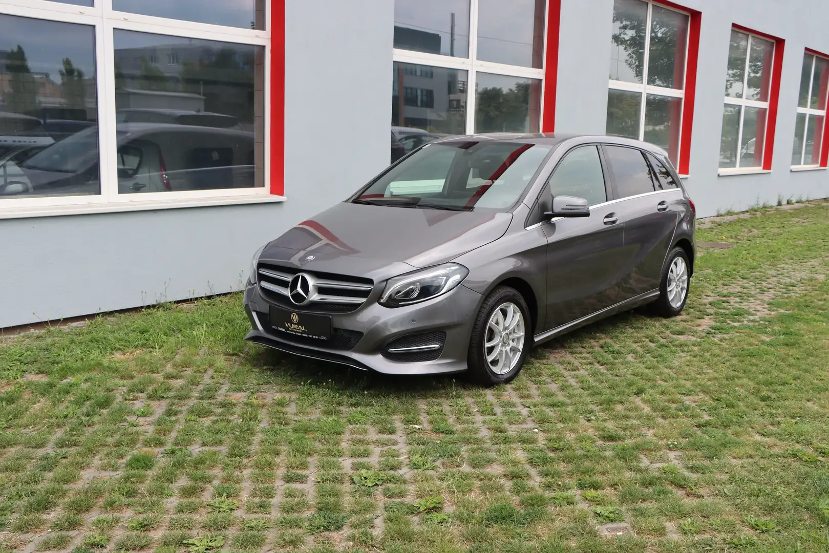 Mercedes-Benz B 200 d Aut. | Keyless Go | LED | Agility Control | LED| Gris - 2