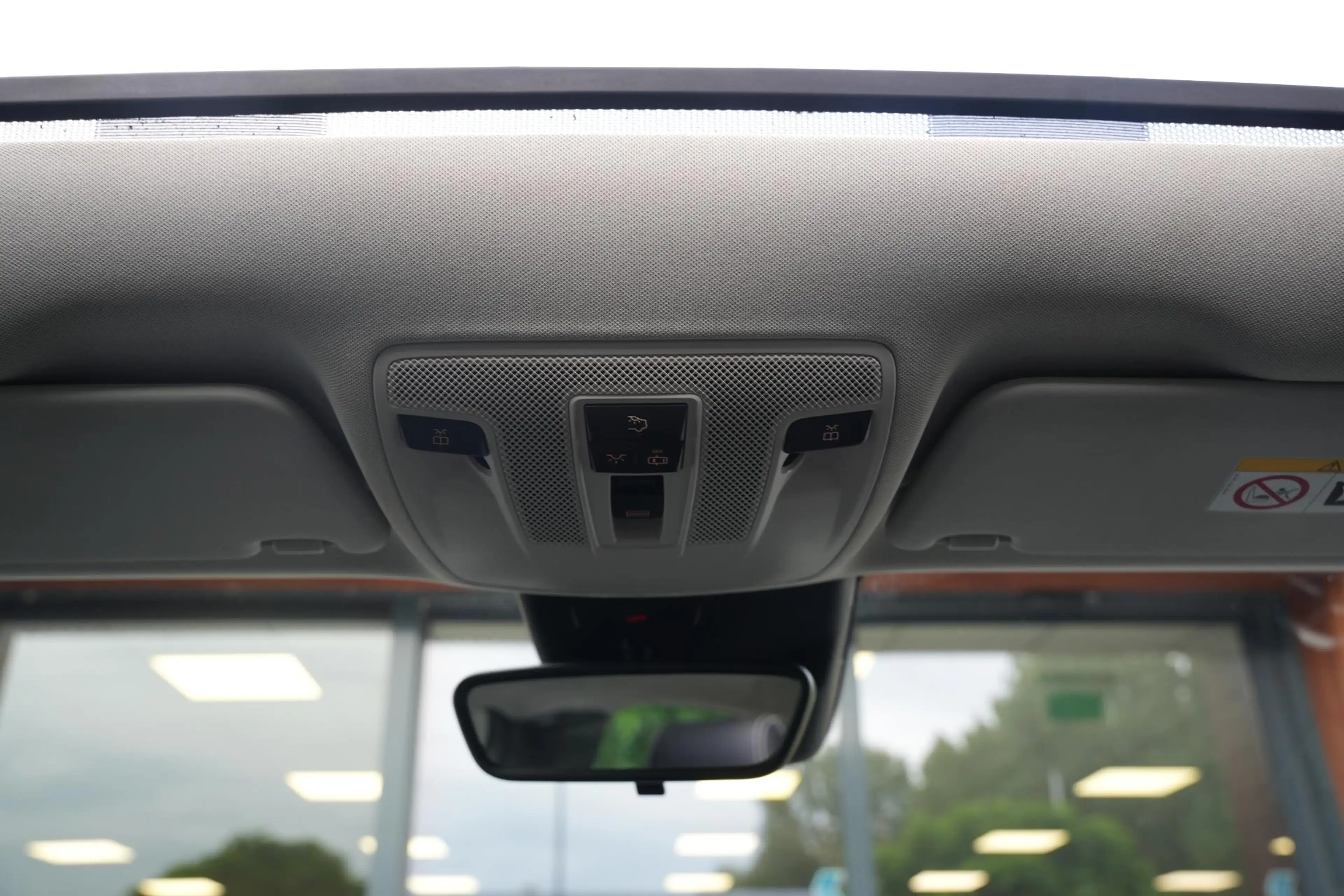 Mercedes-Benz GLA 180 Business Solution Pano Led — photo 27