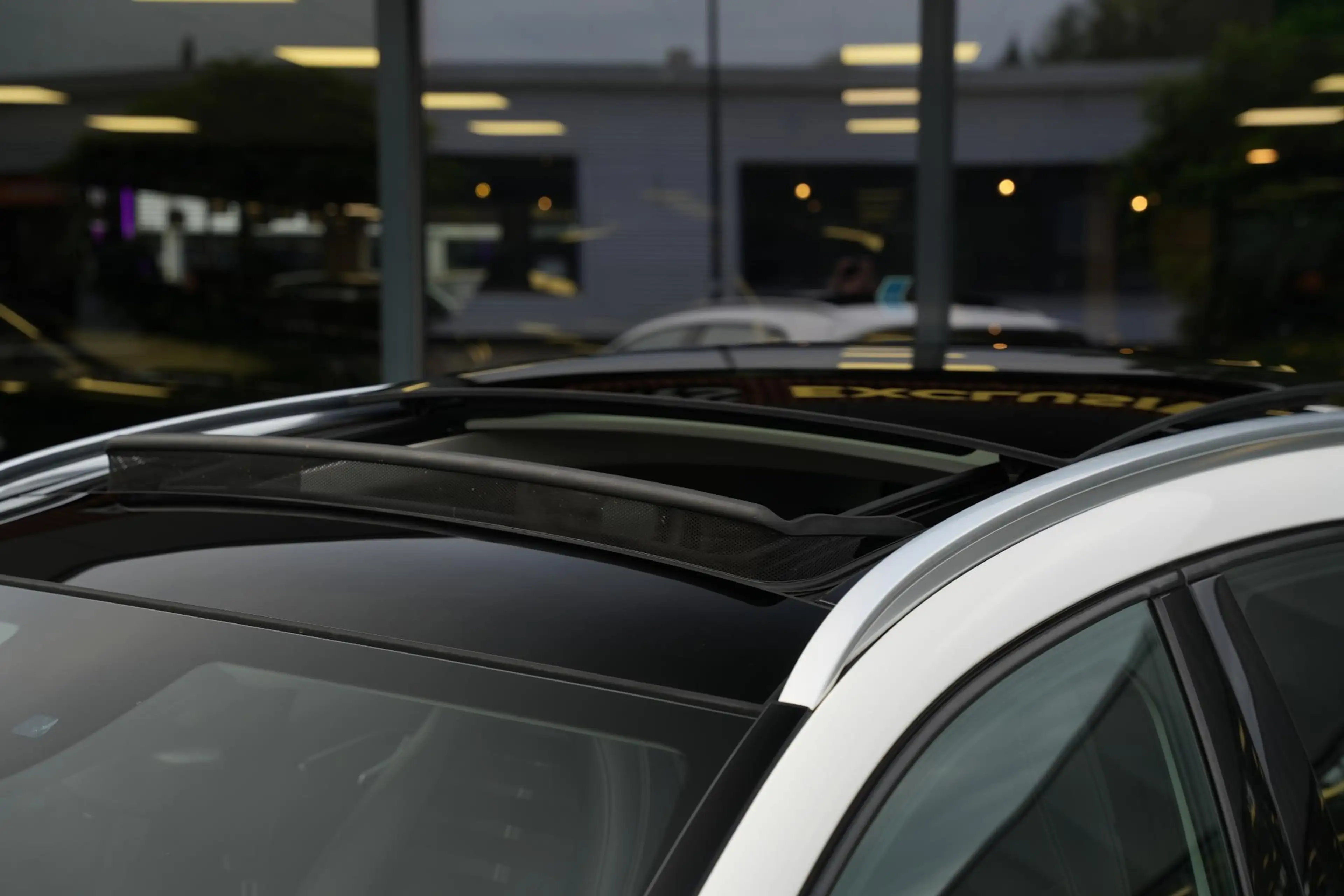 Mercedes-Benz GLA 180 Business Solution Pano Led — photo 22