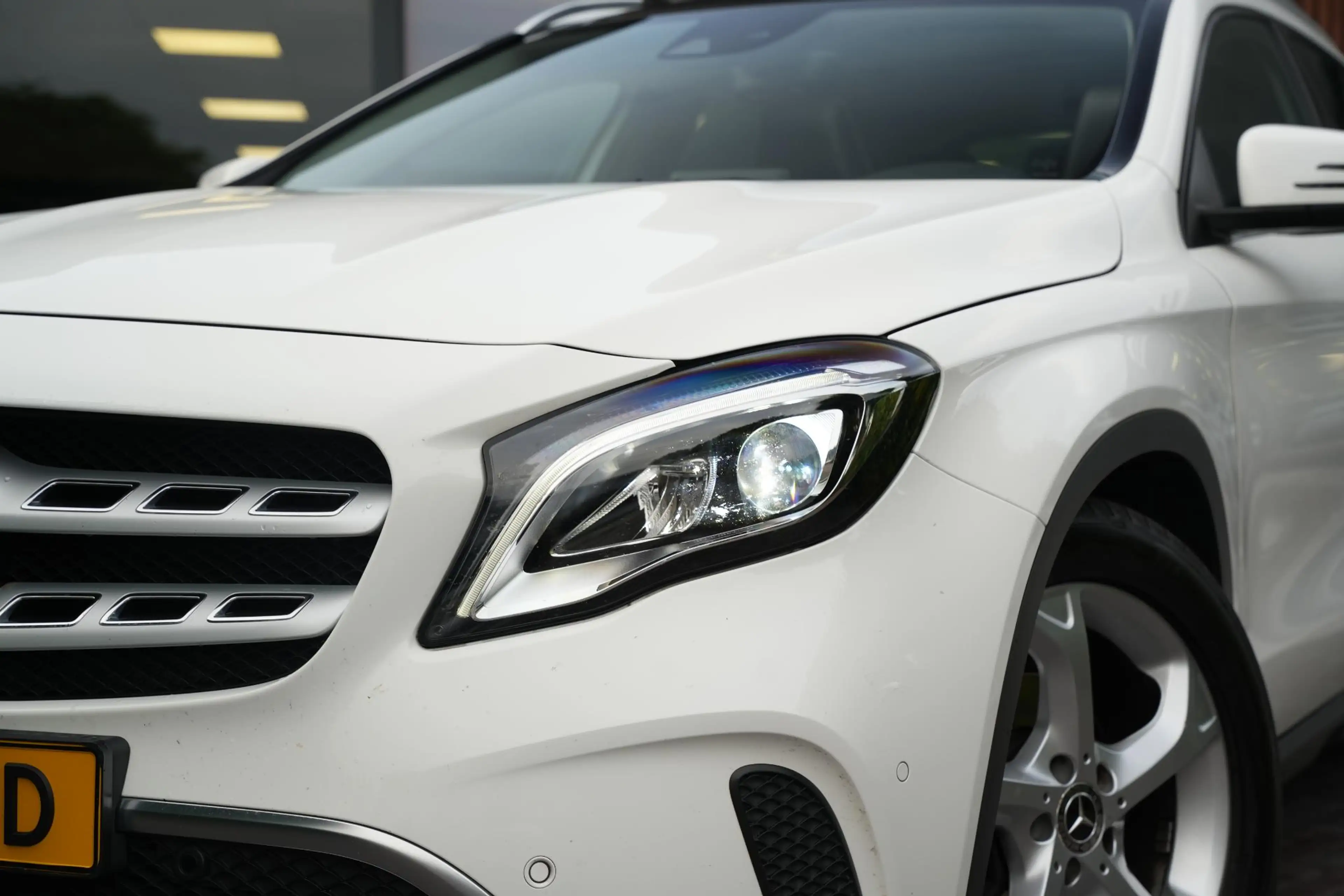 Mercedes-Benz GLA 180 Business Solution Pano Led — photo 16