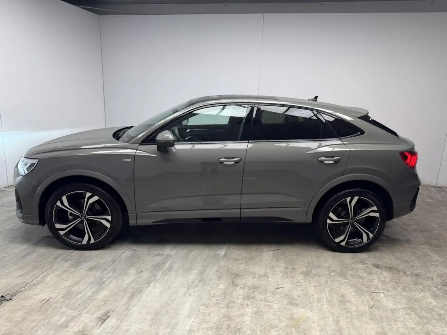 Audi Q3 Sportback 35 TFSI S line Panorama+Kamera+Sonos Grau - 2