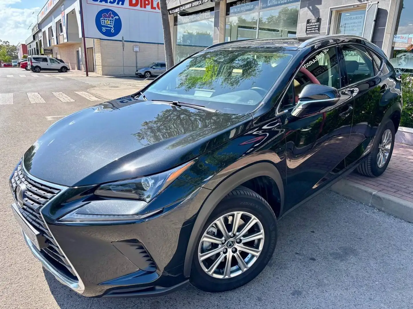 Lexus NX 300 300h Business Navigation 2WD Černá - 1