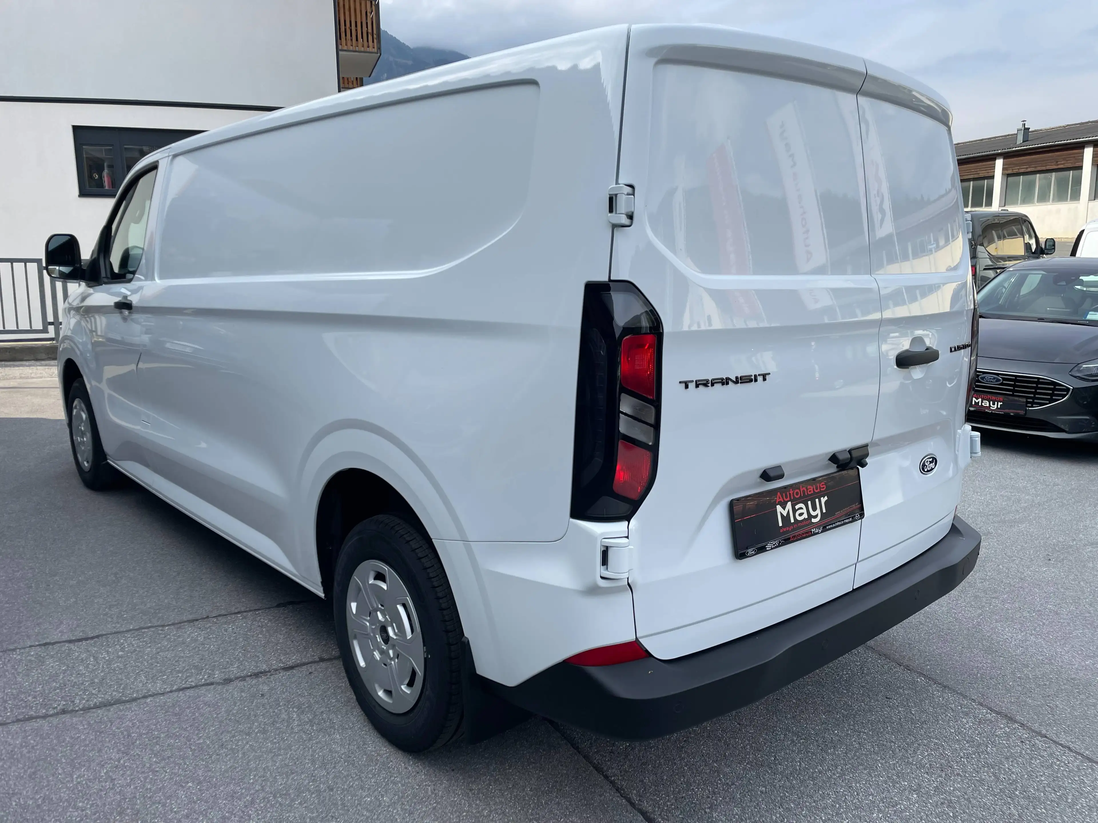 Ford Transit Custom 320 L2 Trend FWD — photo 8