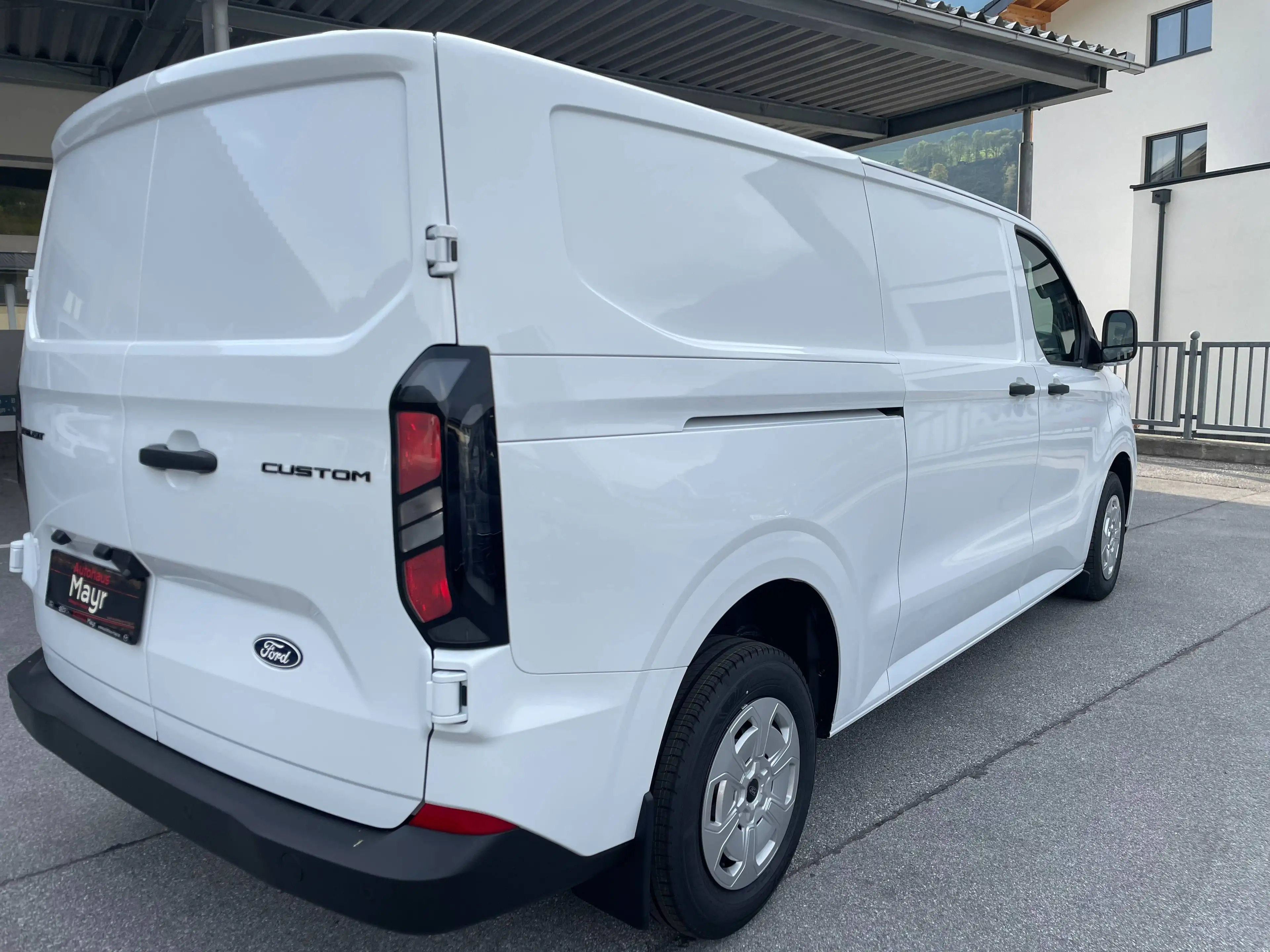 Ford Transit Custom 320 L2 Trend FWD — photo 9