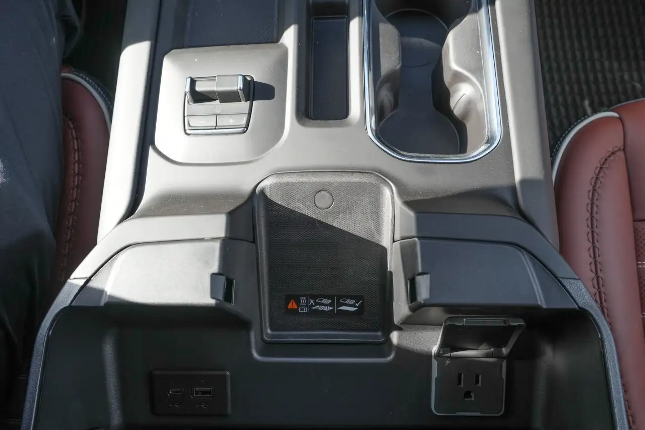 GMC Sierra 3500HD снимка GMC Sierra 3500HD
