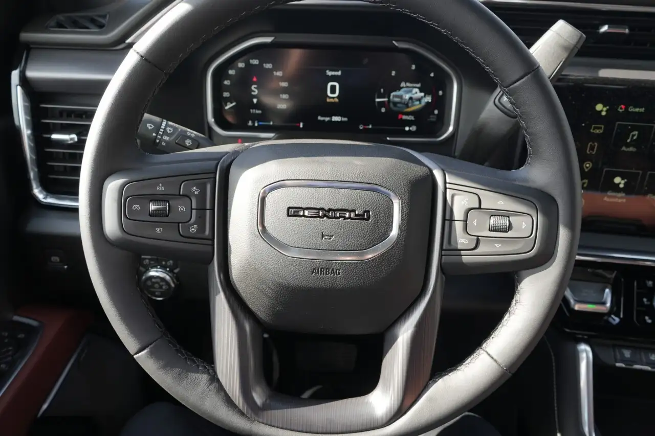 GMC Sierra 3500HD снимка GMC Sierra 3500HD