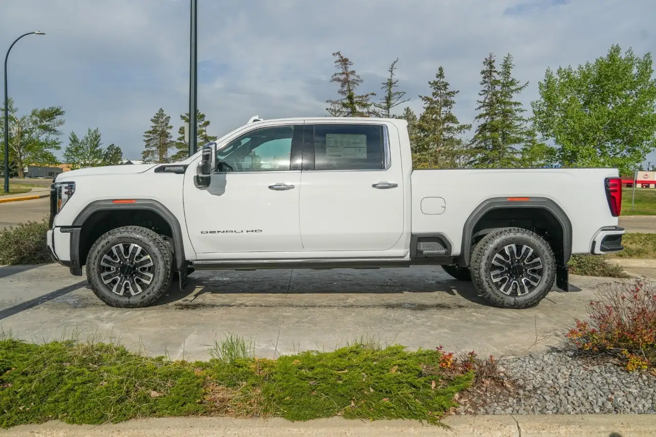GMC Sierra 3500HD снимка GMC Sierra 3500HD