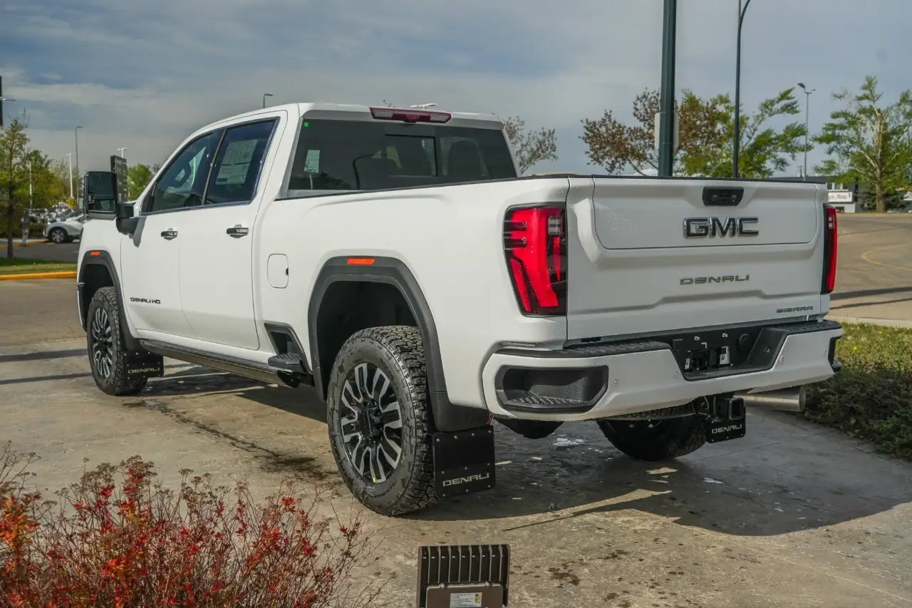 GMC Sierra 3500HD снимка GMC Sierra 3500HD