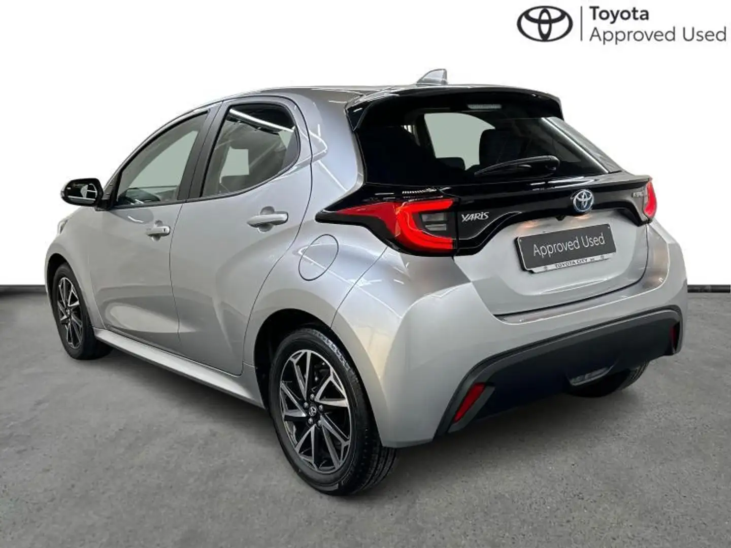 Toyota Yaris Iconic + CARPLAY Zilver - 2