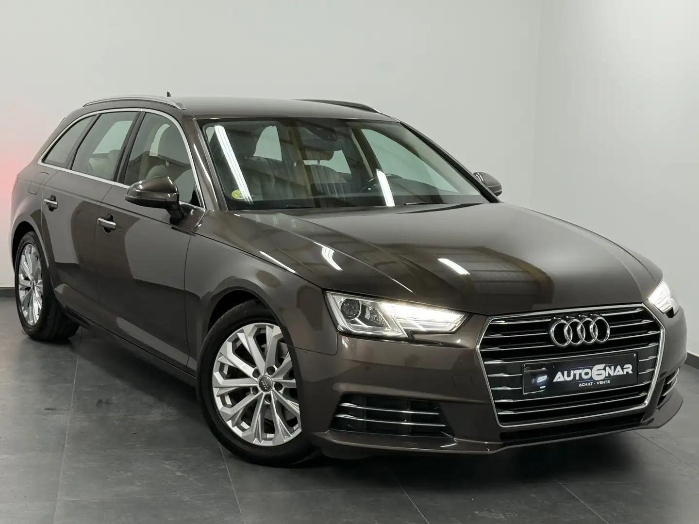 Audi A4 2.0 TDi Sport S tronic - Euro6 - Xeno - Navi Maro - 1