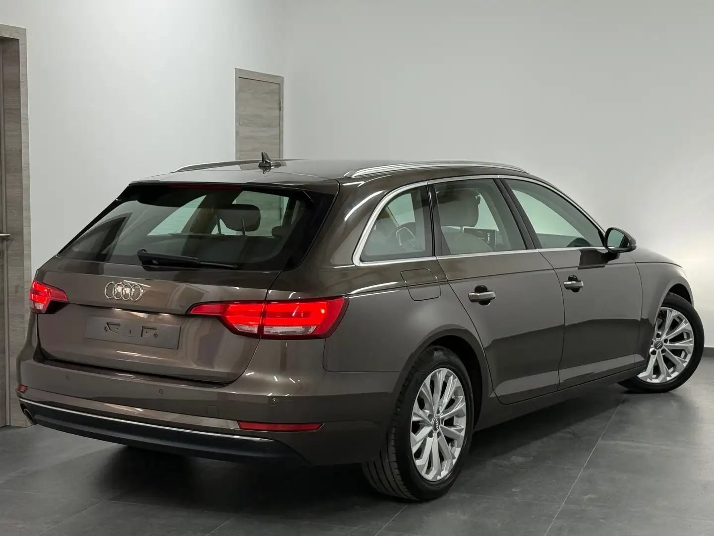 Audi A4 2.0 TDi Sport S tronic - Euro6 - Xeno - Navi Brun - 2
