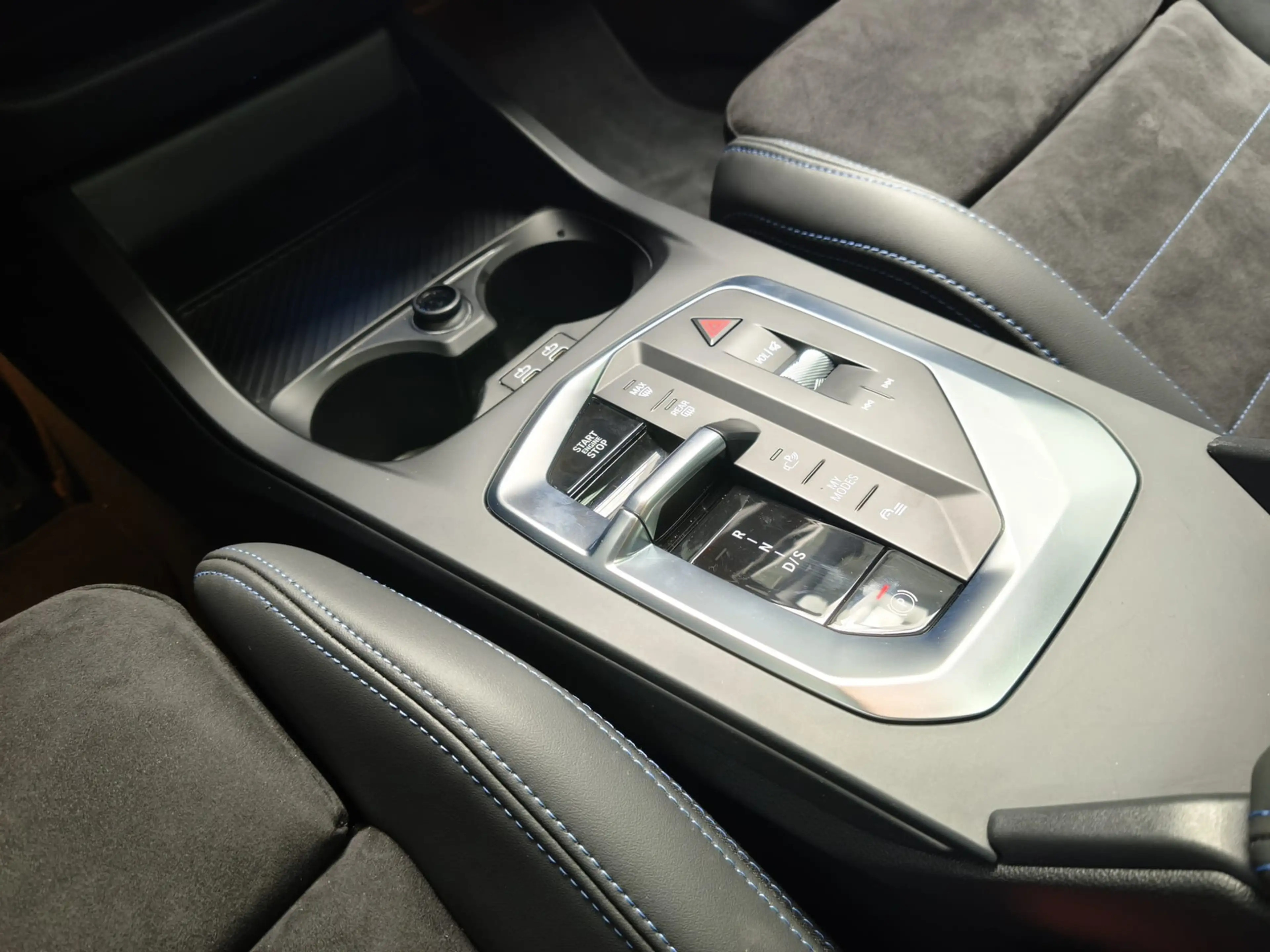 BMW 120 i M Sport PANO/Dr.As+/19"/ACC — photo 12