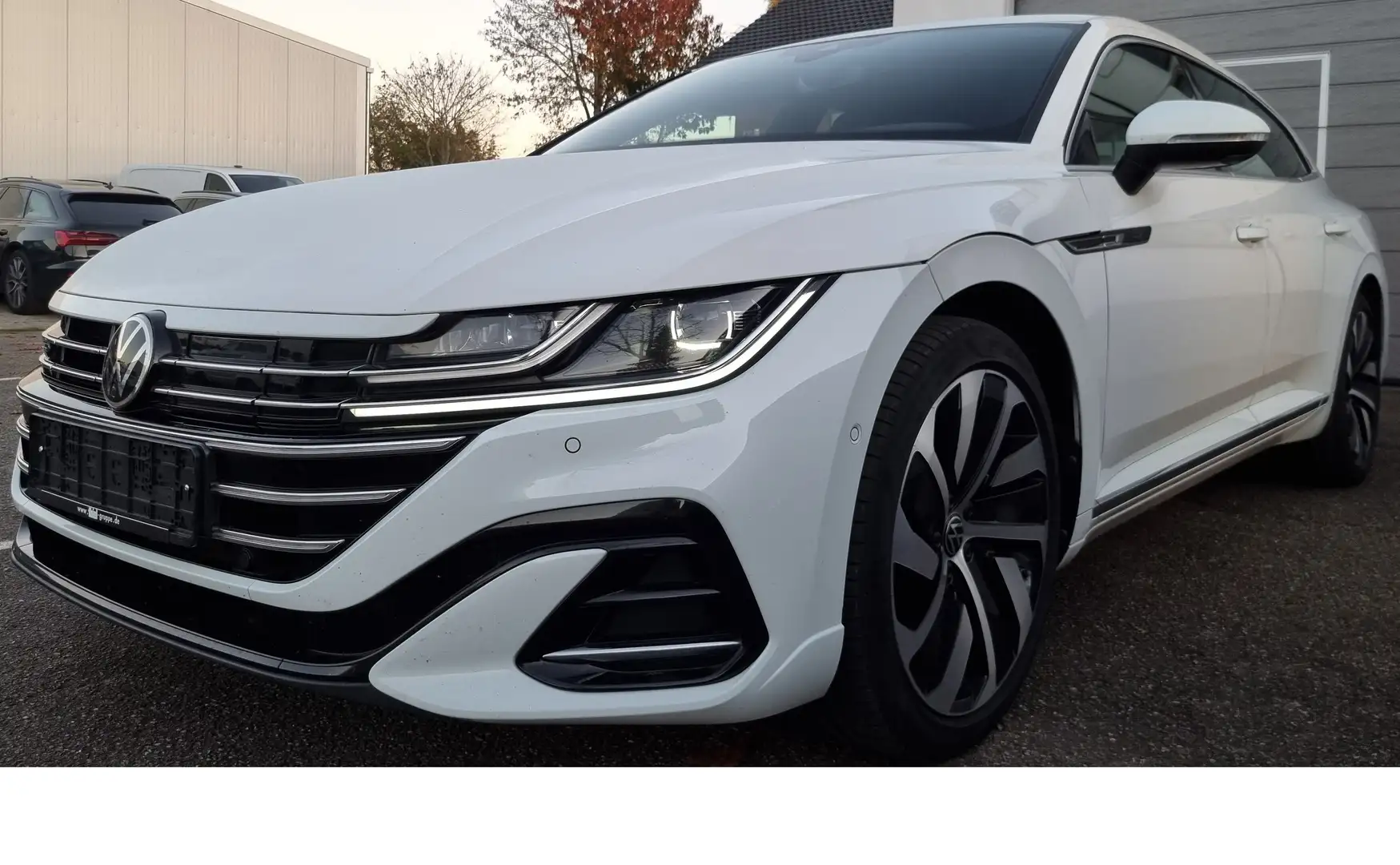 Volkswagen Arteon Shooting Brake R-Line eHybrid 360°Kam DCC AHK Weiß - 1