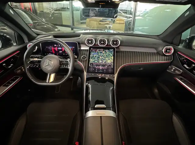 Mercedes-Benz GLC view 4