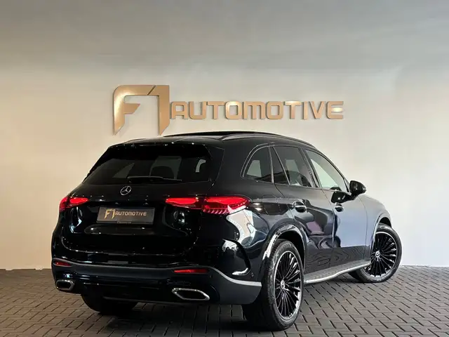 Mercedes-Benz GLC view 3