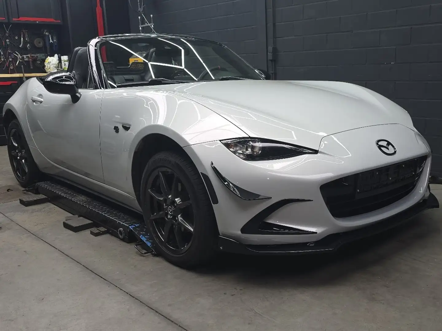 Mazda MX-5 1.5i Skyactiv-G Mazdaspeed Aéro Shadow Gris - 1