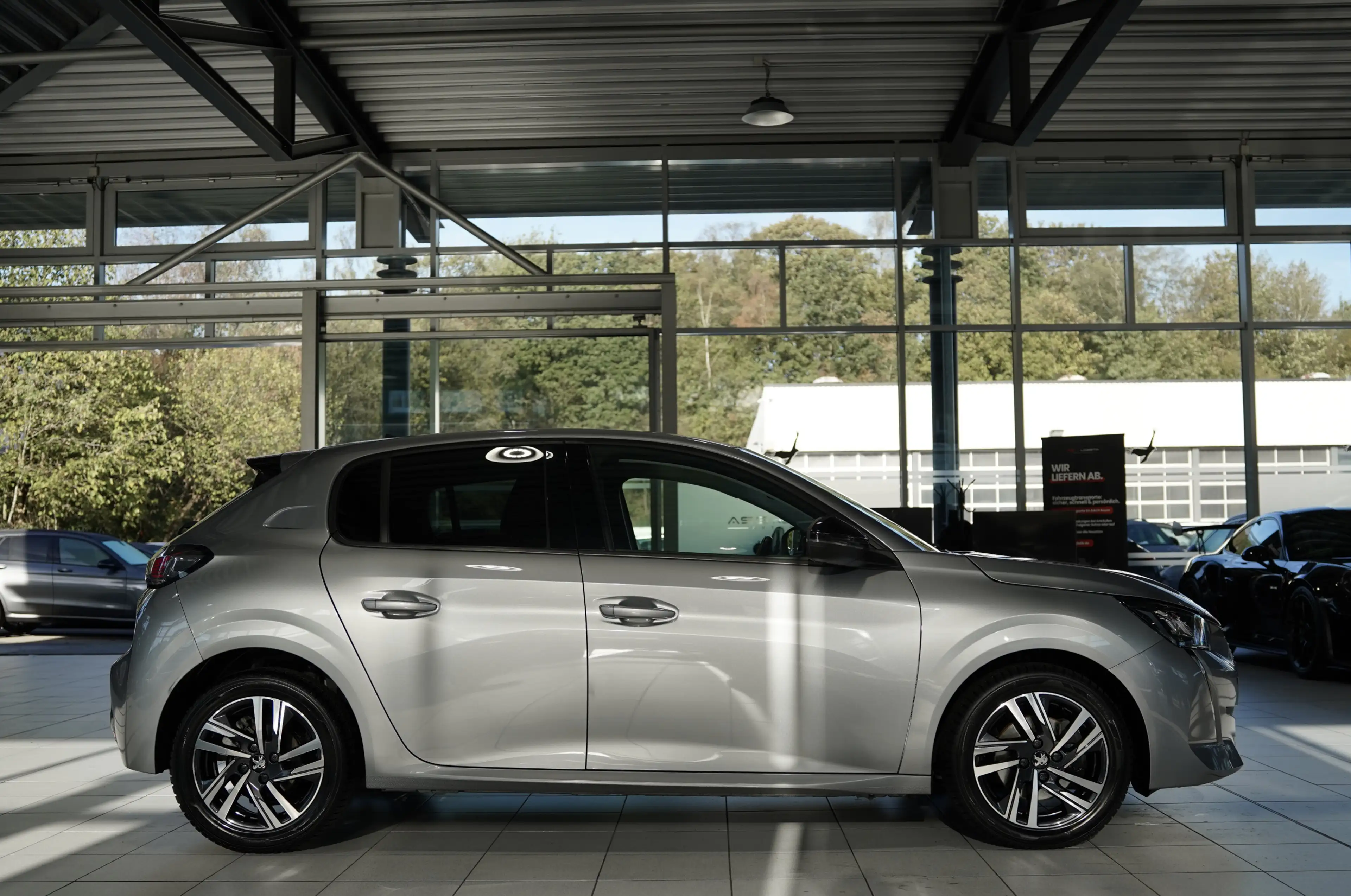 Peugeot 208 Allure Pack *DAB *Navi *Display *180° *Klima — photo 6