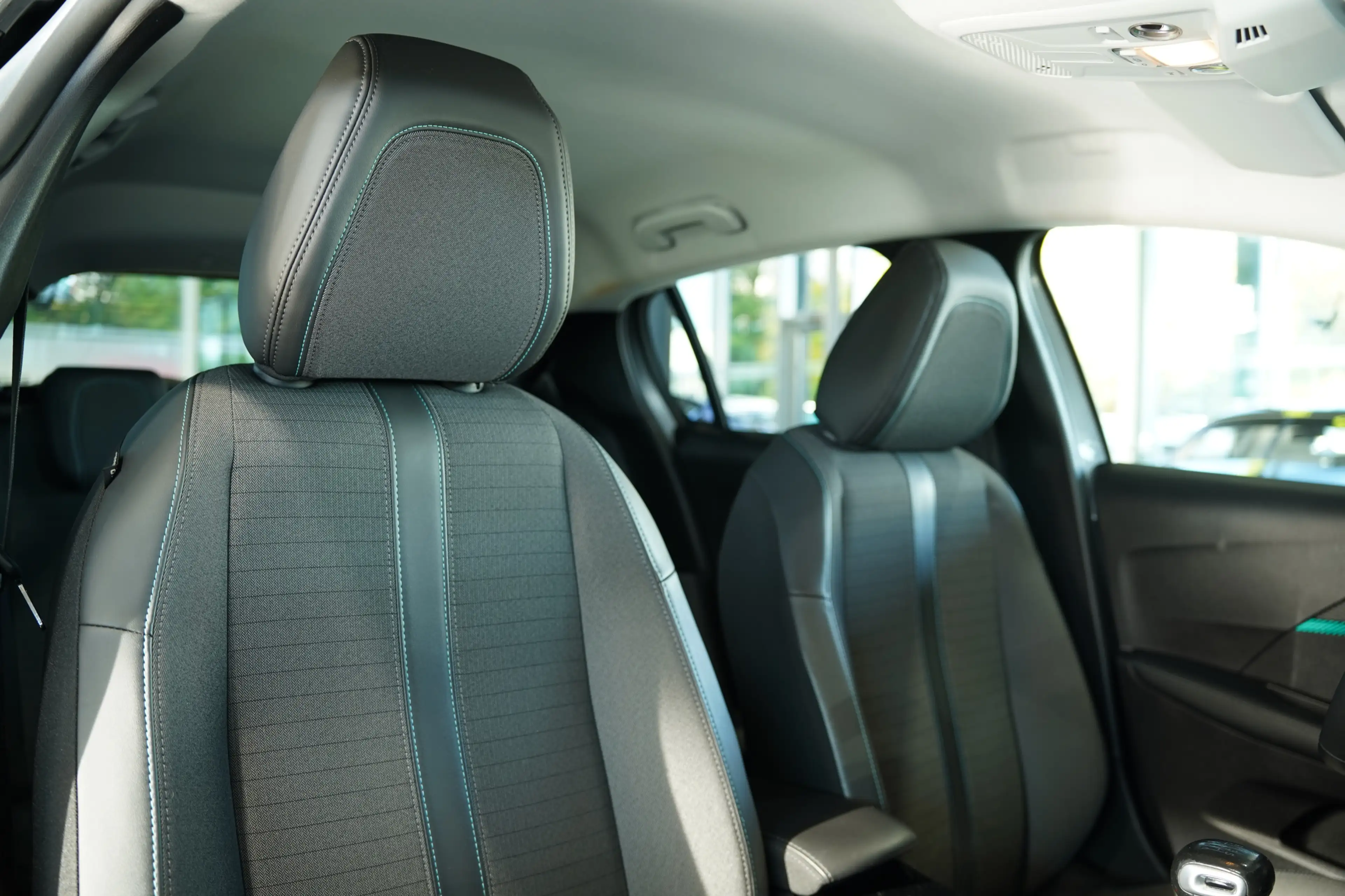 Peugeot 208 Allure Pack *DAB *Navi *Display *180° *Klima — photo 15