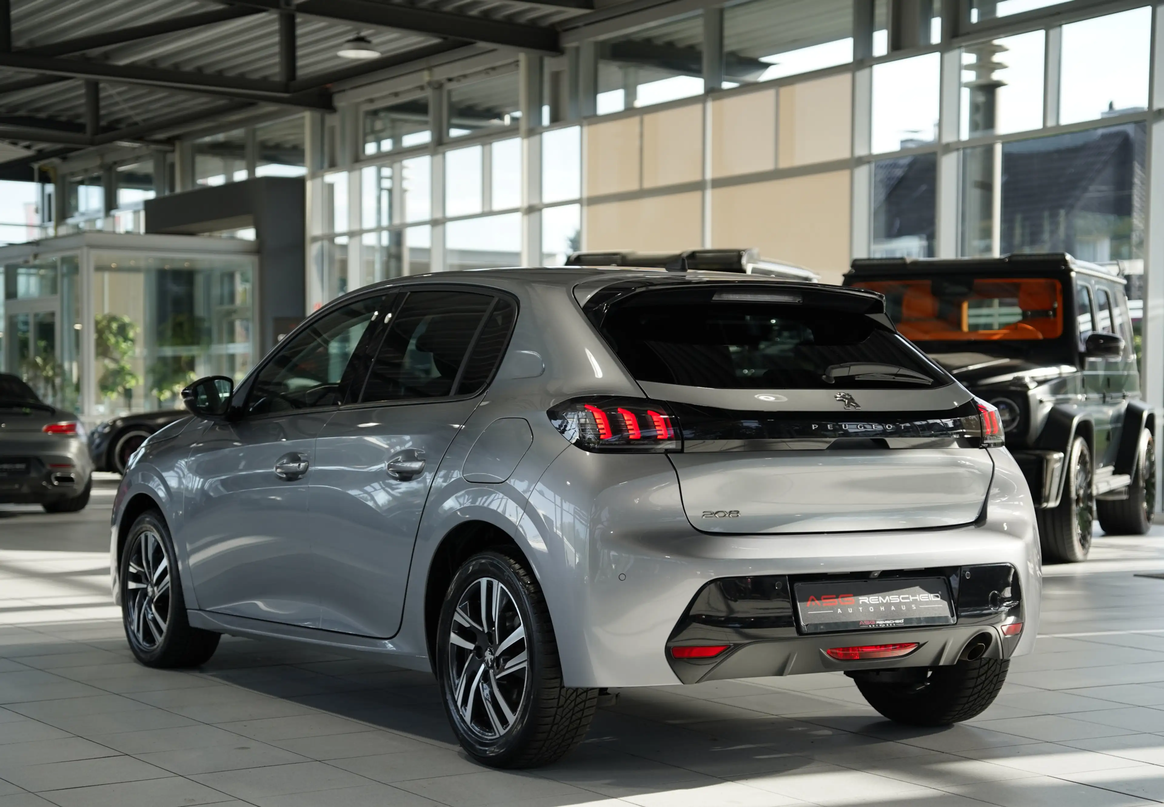 Peugeot 208 Allure Pack *DAB *Navi *Display *180° *Klima — photo 9