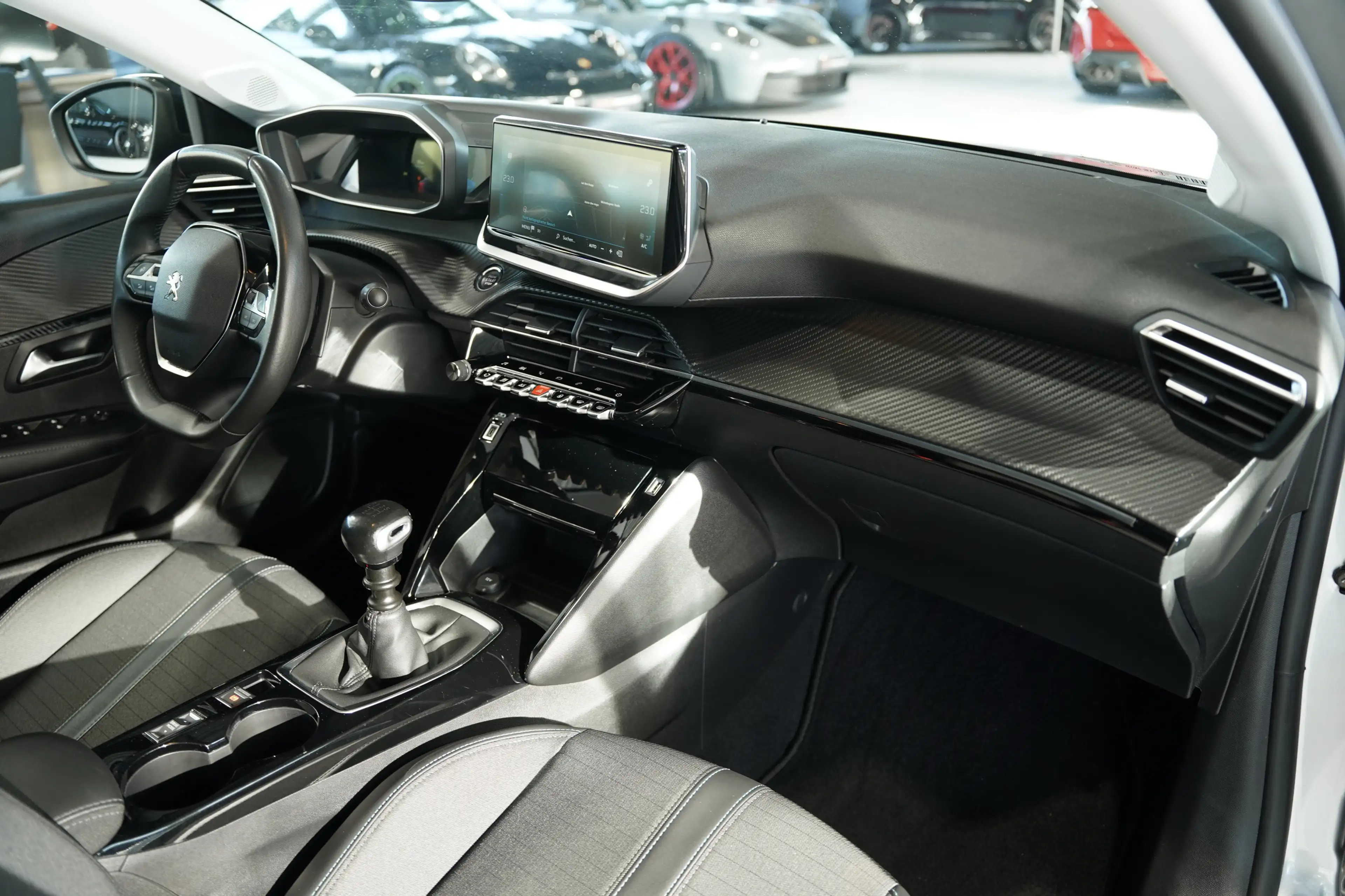 Peugeot 208 Allure Pack *DAB *Navi *Display *180° *Klima — photo 14