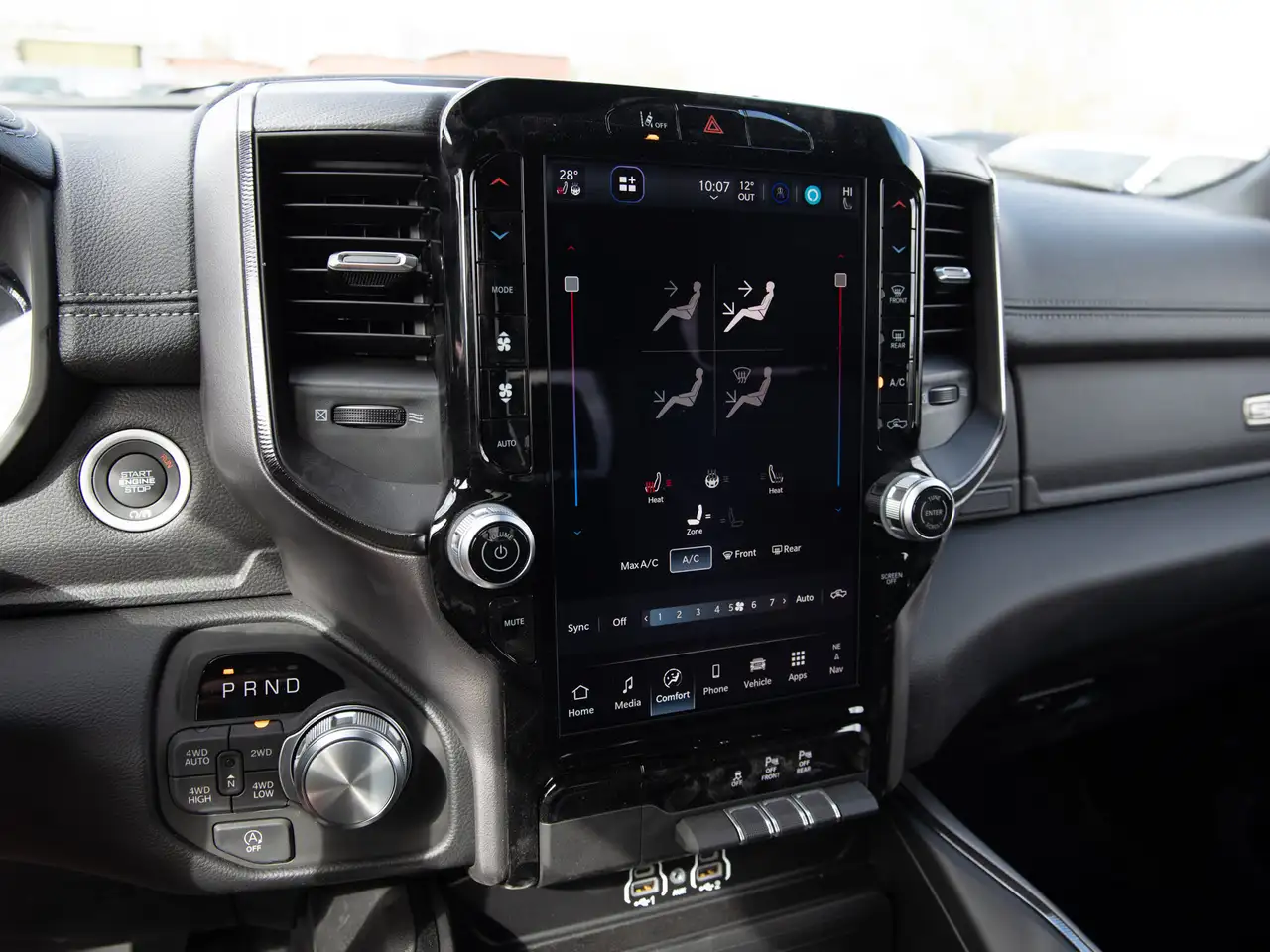 RAM 1500 снимка RAM 1500