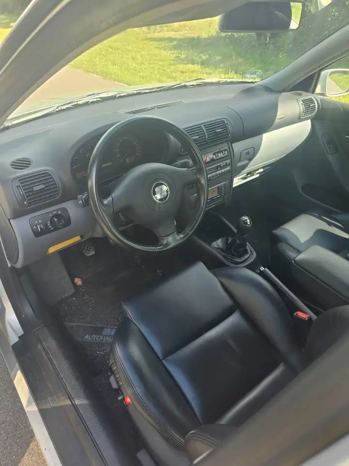 SEAT Toledo Executive V5 2.3 110KW an Bastler, foto 8