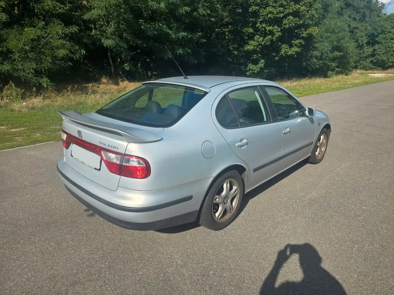 SEAT Toledo Executive V5 2.3 110KW an Bastler, foto 4