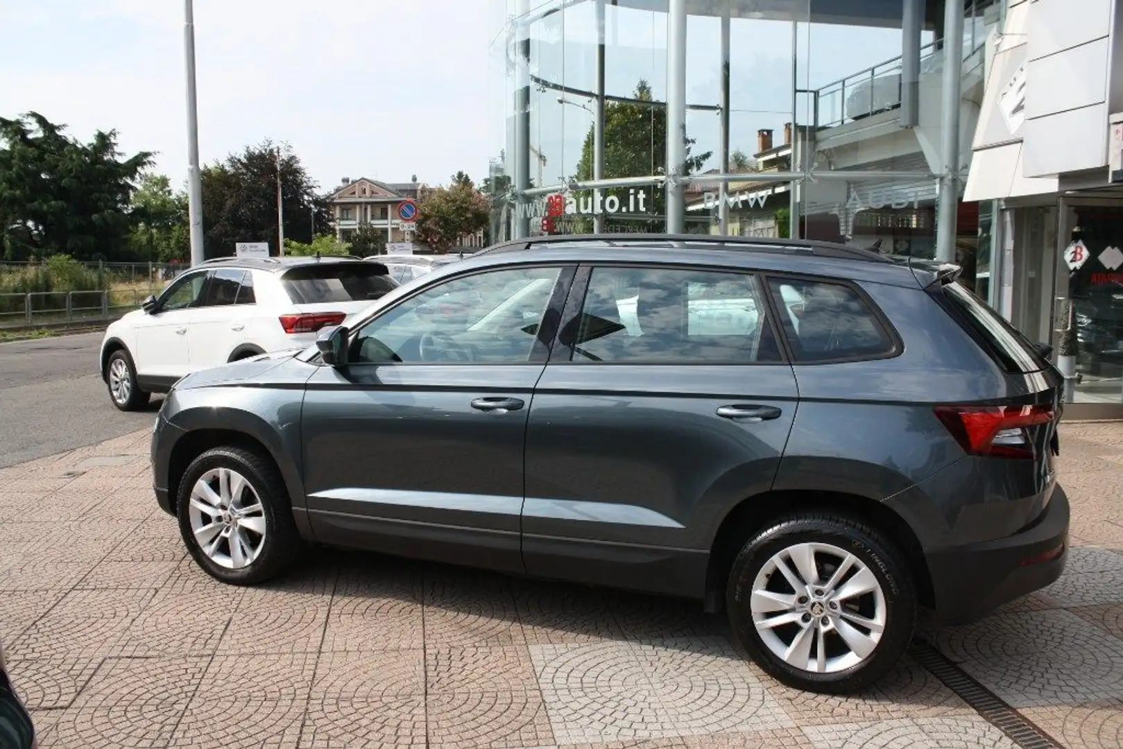 Skoda Karoq 1.0 TSI Executive Grigio - 2