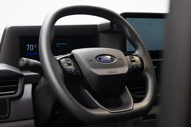 Ford Transit Custom view 8