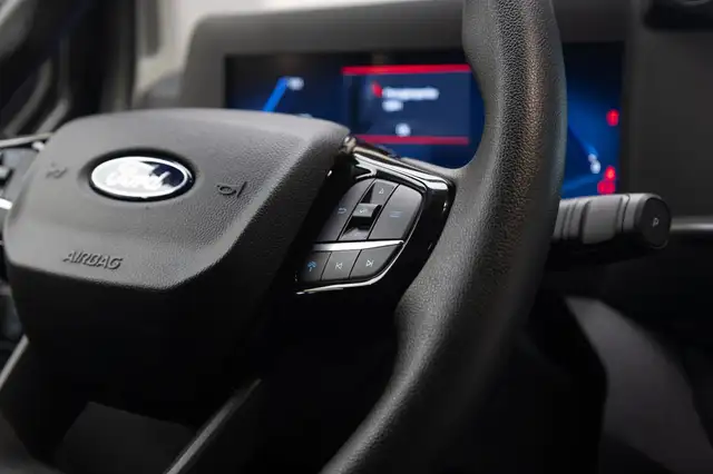 Ford Transit Custom view 10